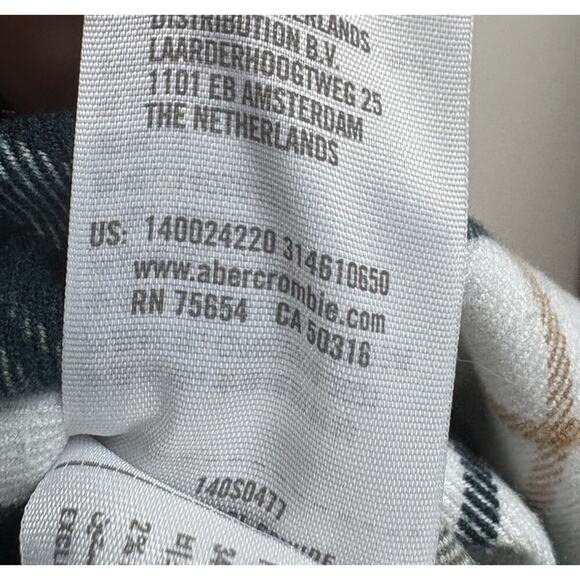 Abercrombie & Fitch Oversized Flannel Shirt Women’s S Plaid Green Gray Soft - Picture 4 of 4